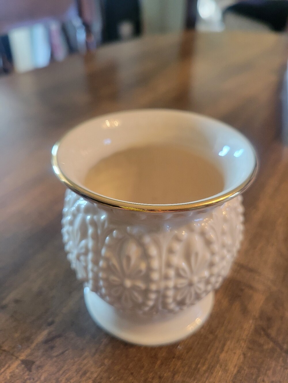 LENOX White Embossed Ceramic Votive with Gold Rim